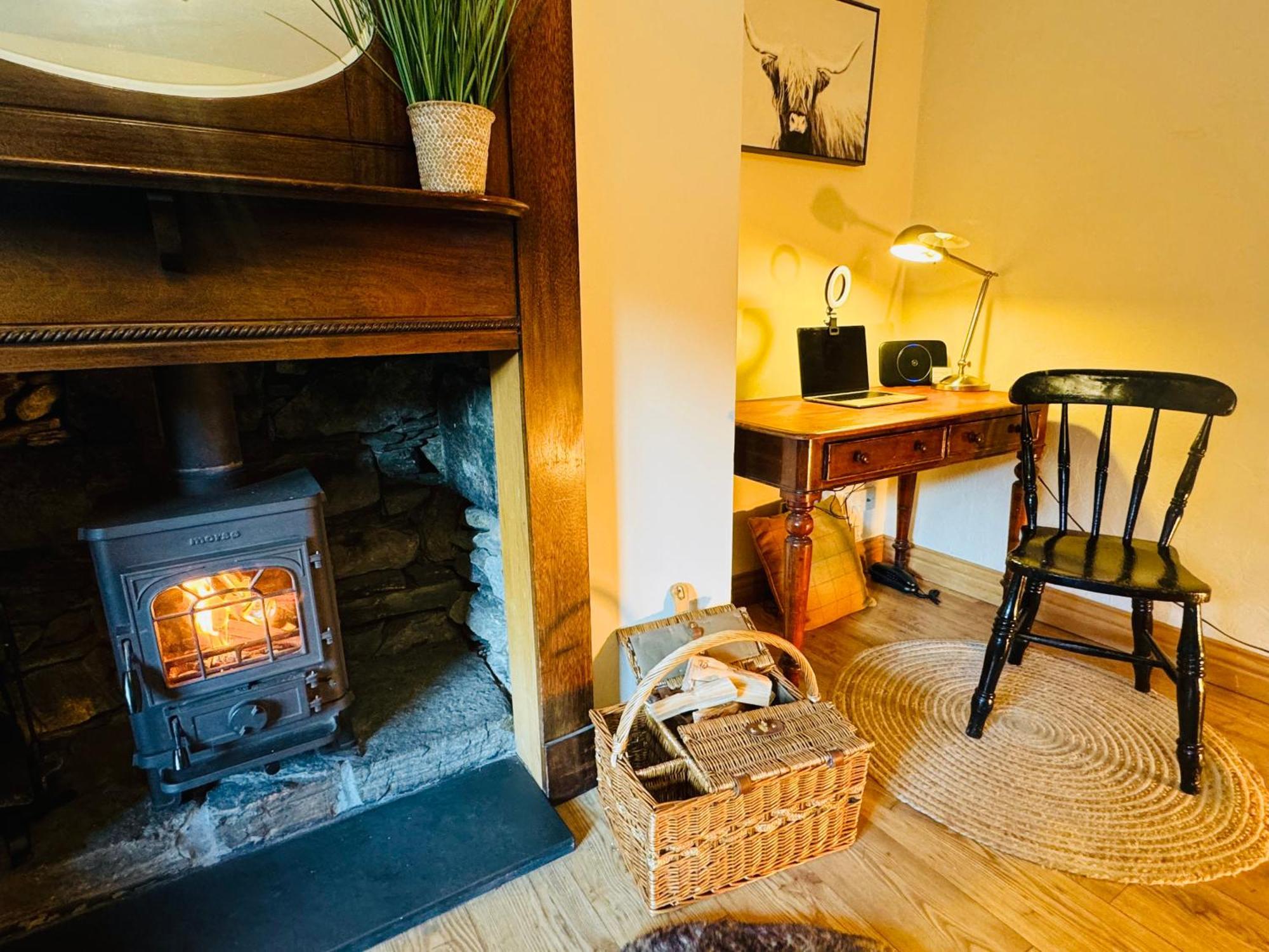 Rosemount Cottage Two - Highland Cottage Garve Eksteriør bilde